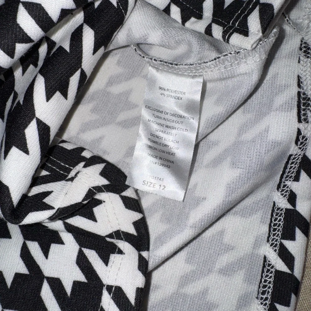 Between Girls Dress Size 12 Black White Houndstooth Sleeveless Shift Short